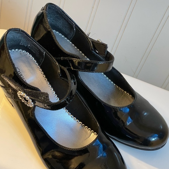 Girls dress shoes size 3m - Picture 3 of 5
